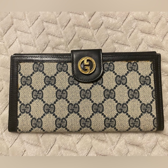 Vintage GUCCI wallet/checkbook - Picture 1 of 10
